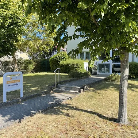 33- Mit Balkon Apartament