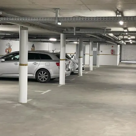 33- Mit Balkon Apartament