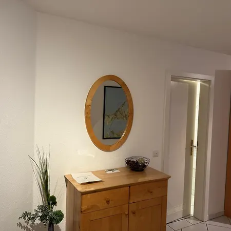 33- Mit Balkon Appartamento *