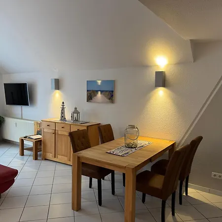 33- Mit Balkon Appartamento *