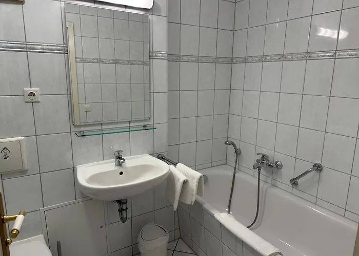 33- Mit Balkon * زيمبين